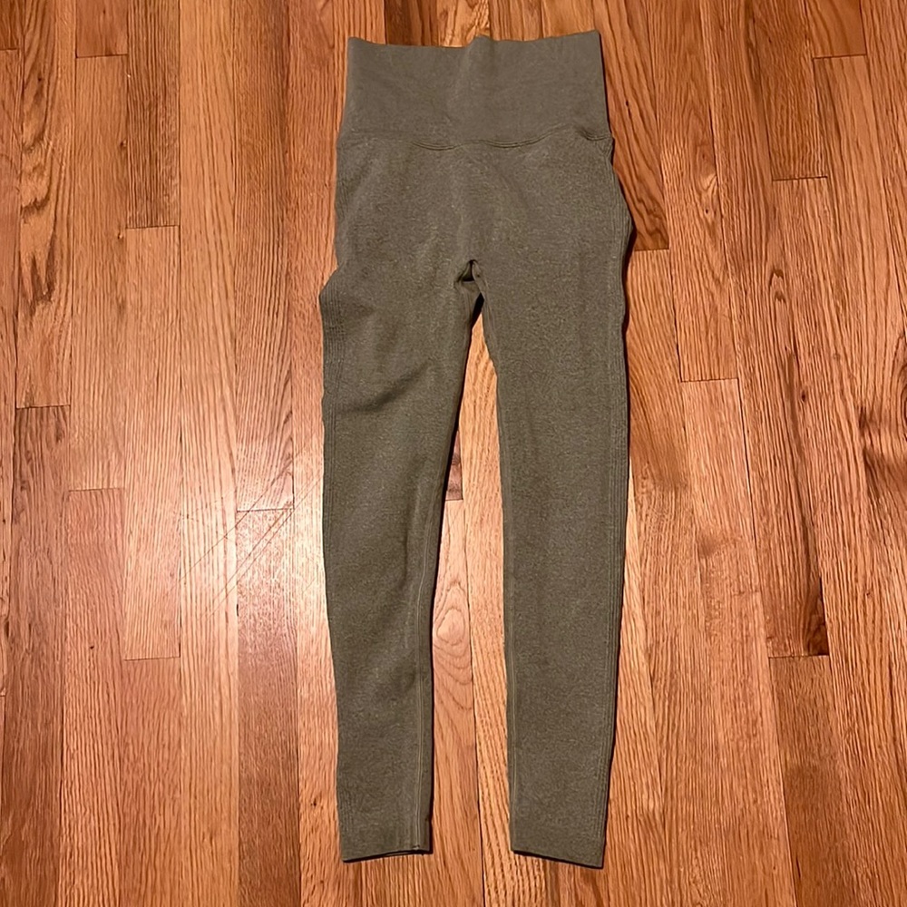 Leggings - size small color green